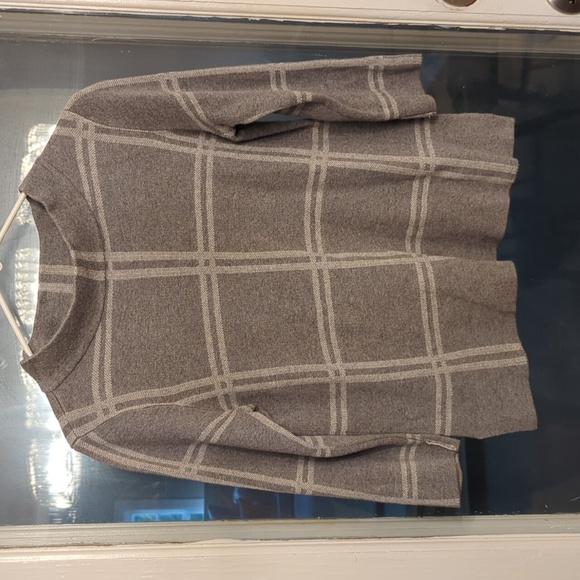 Grey and white sweater - Picture 1 of 2